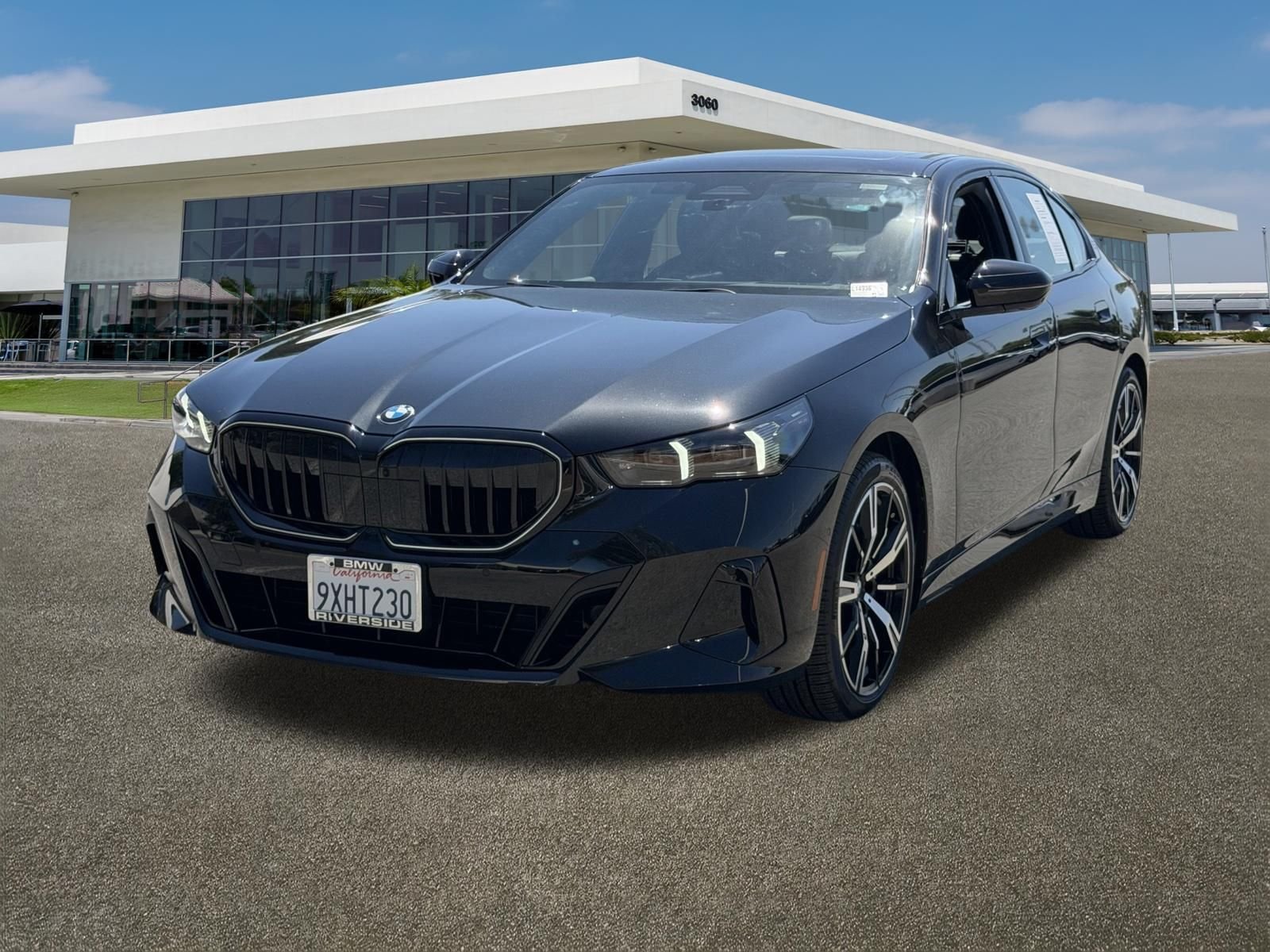 Used 2026 Black Sapphire Metallic BMW 530i xDrive image 4