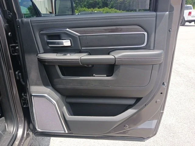 New 2026 Granite Crystal Metallic Clear-Coat Exterior Paint RAM Laramie image 27