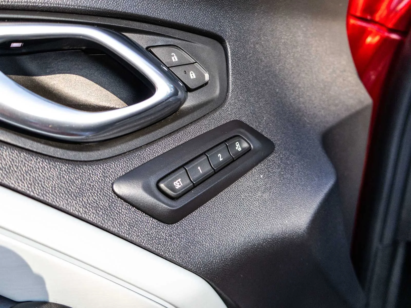 Used 2016 Red Chevrolet 2LT image 22