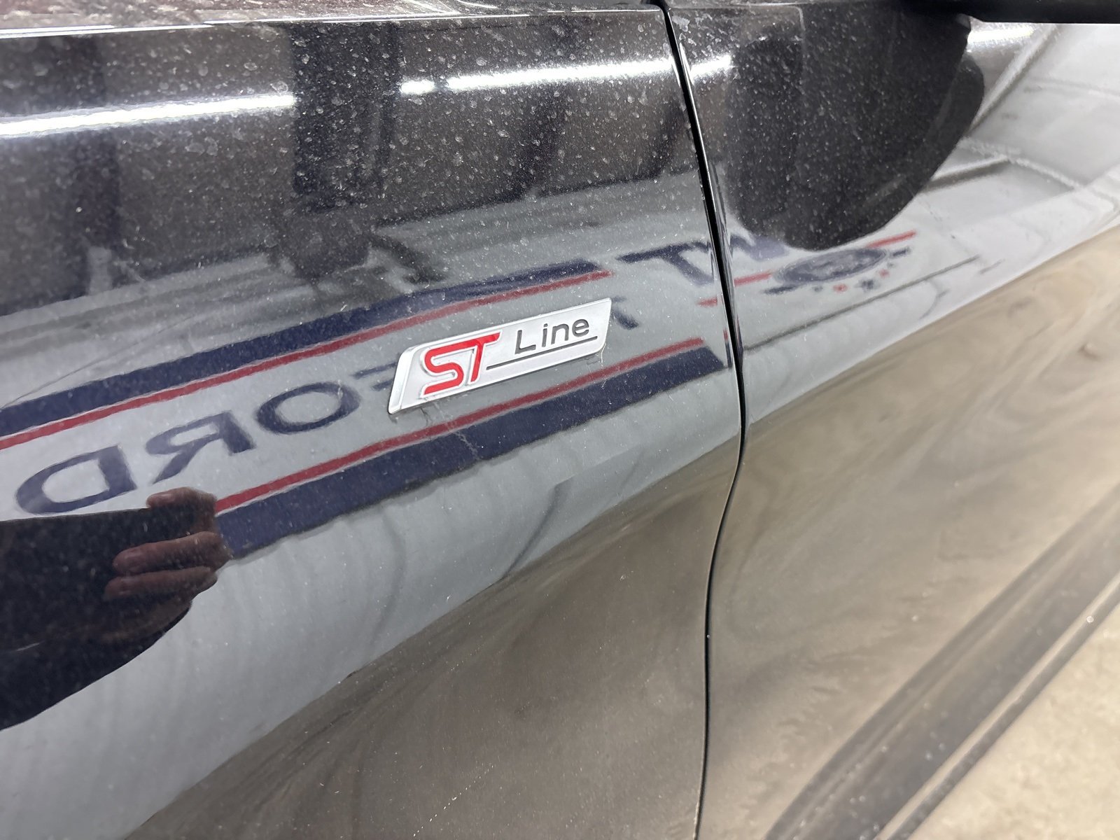 2025 Ford Explorer ST-Line photo 4