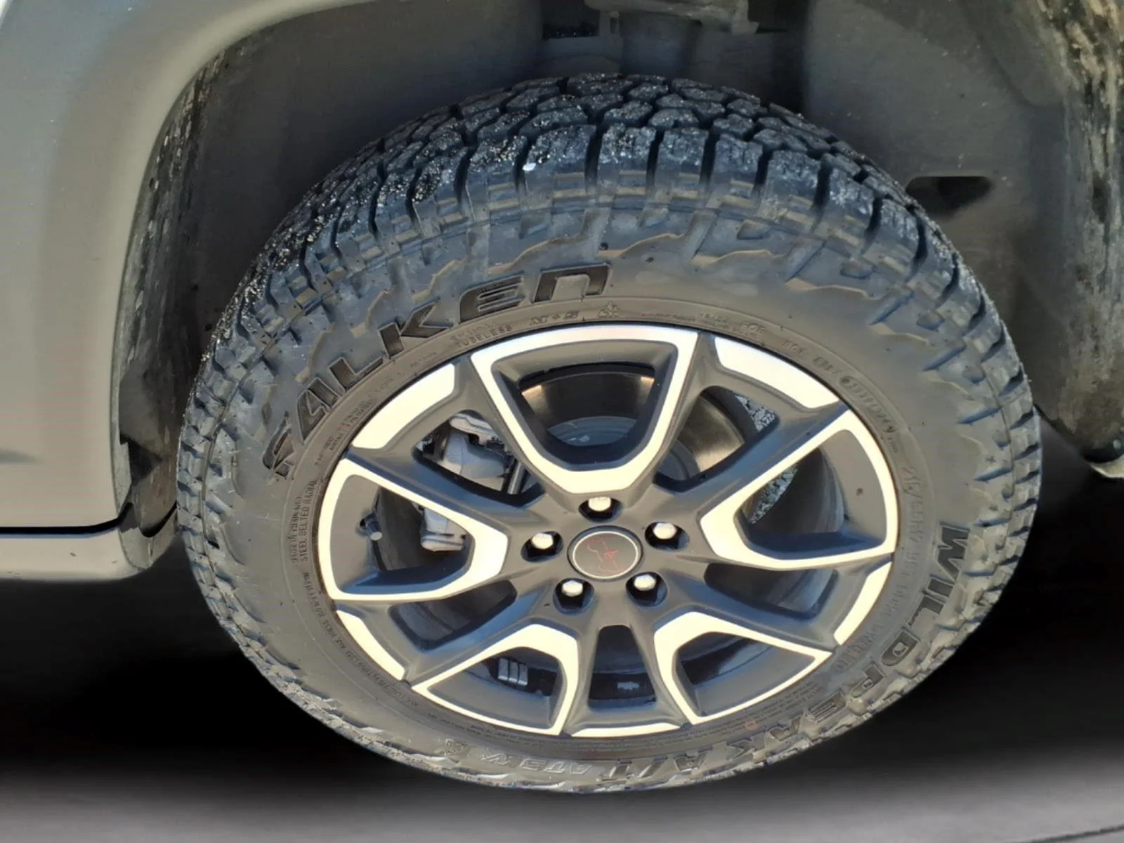 Used 2025 Bright White Clearcoat Jeep Trailhawk image 10