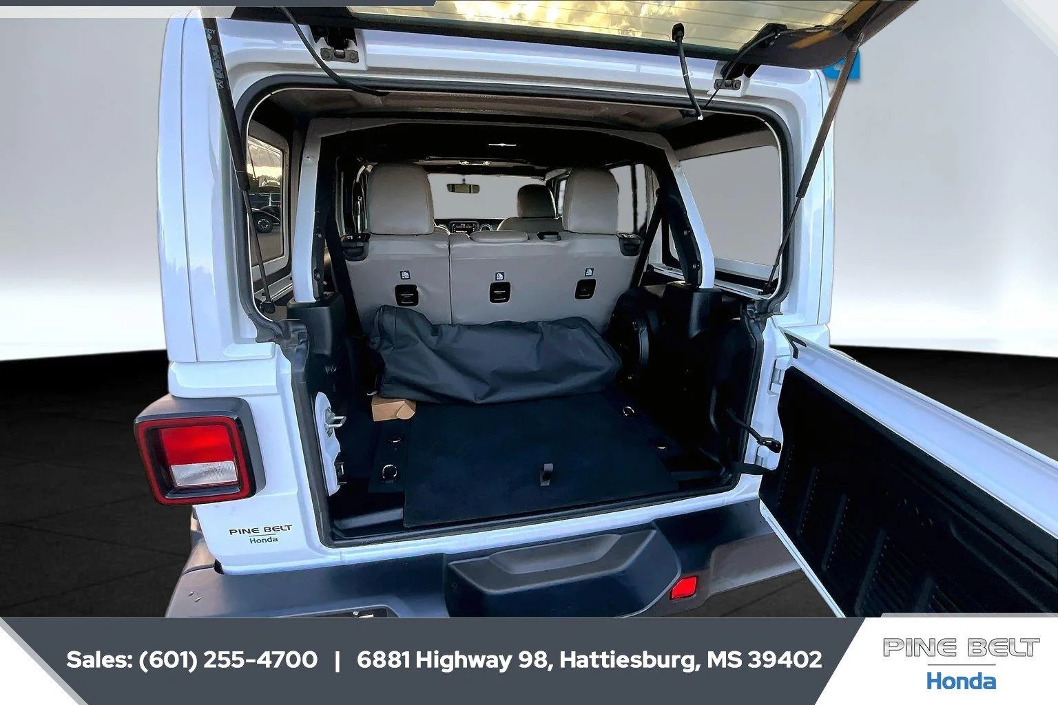 Used 2023 Bright White Clearcoat Jeep Sahara image 21