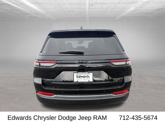 New 2027 High-Gloss Black Paint Jeep Limited image 7