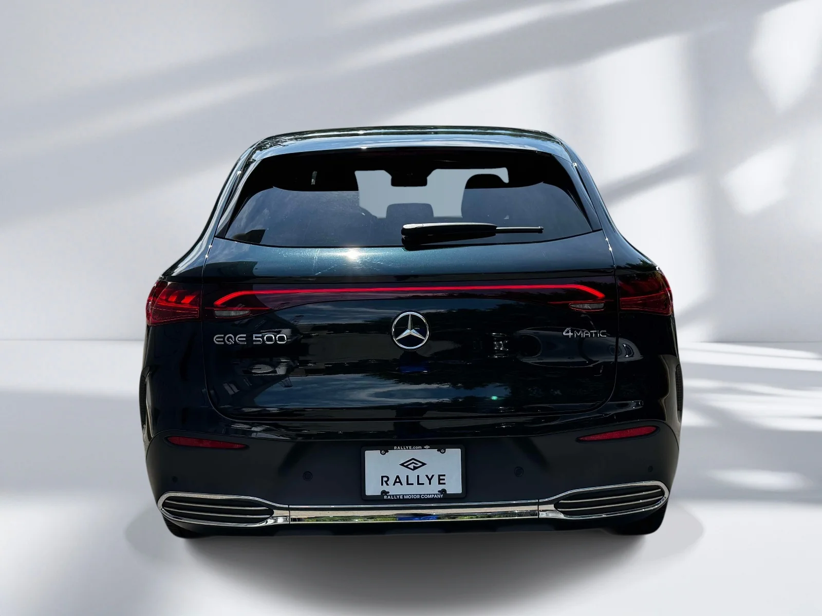 Used 2023 Emerald Green Metallic Mercedes-Benz 500 SUV image 4