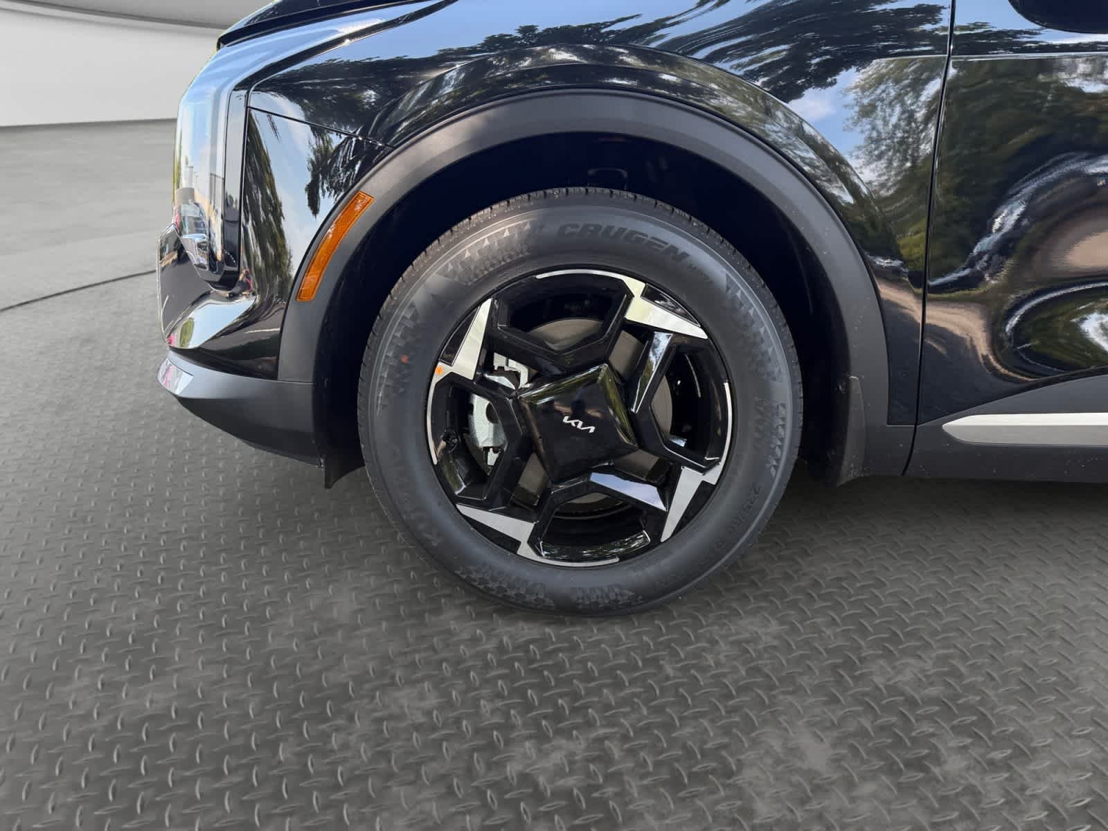 New 2027 Ebony Black Kia EX image 9