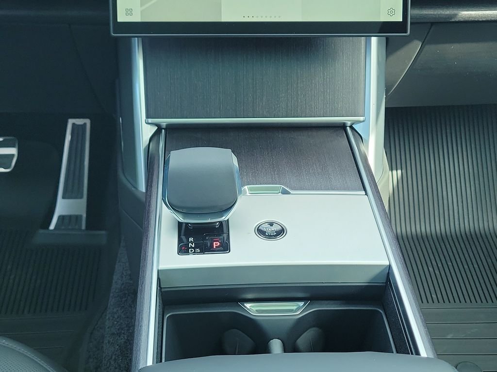 New 2026 Fuji White LAND ROVER SE image 20