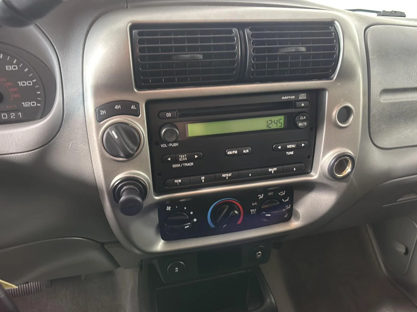 Used 2011 Vista Blue Metallic Ford XLT image 29