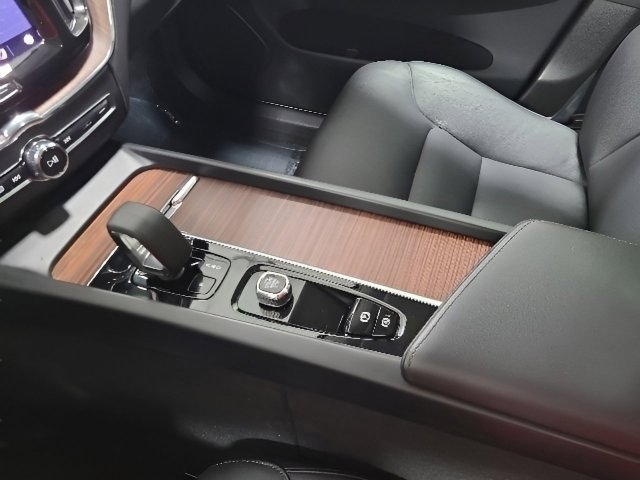 2023 Volvo XC60 Plus - Photo 29