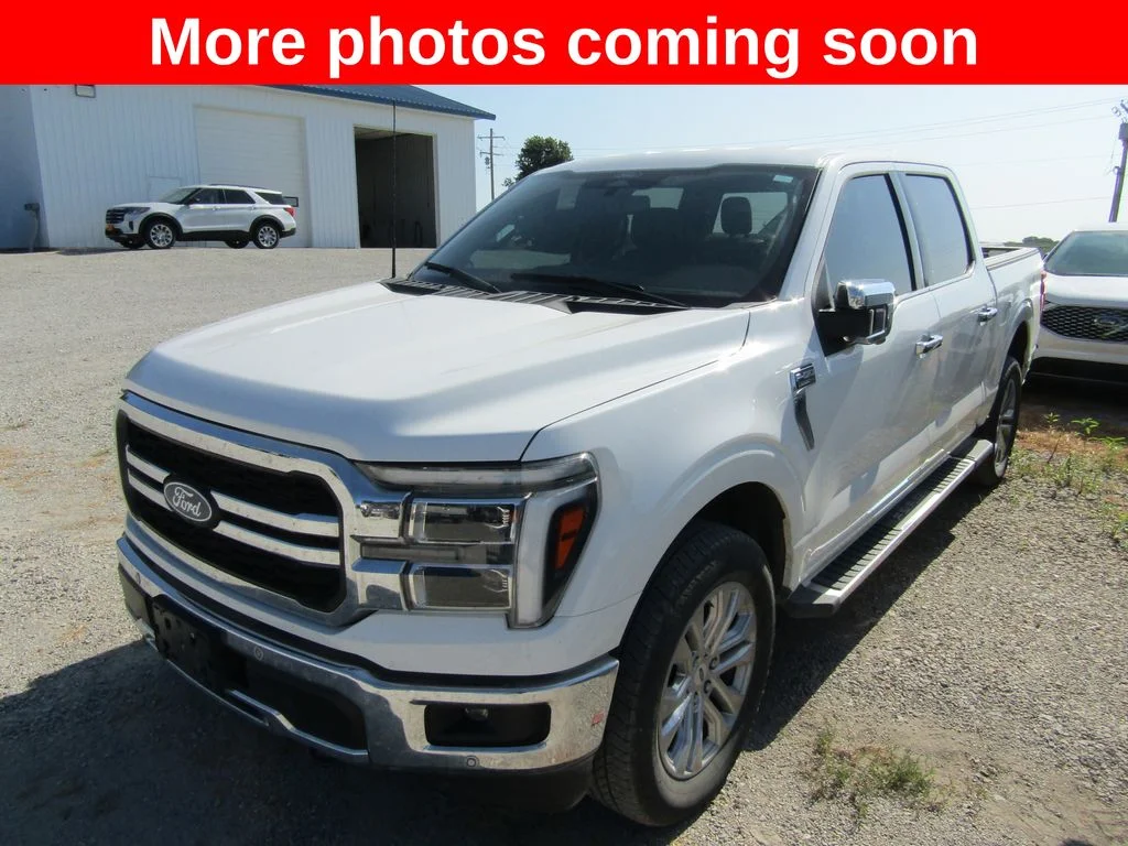 Used 2025 White Ford Lariat image 1