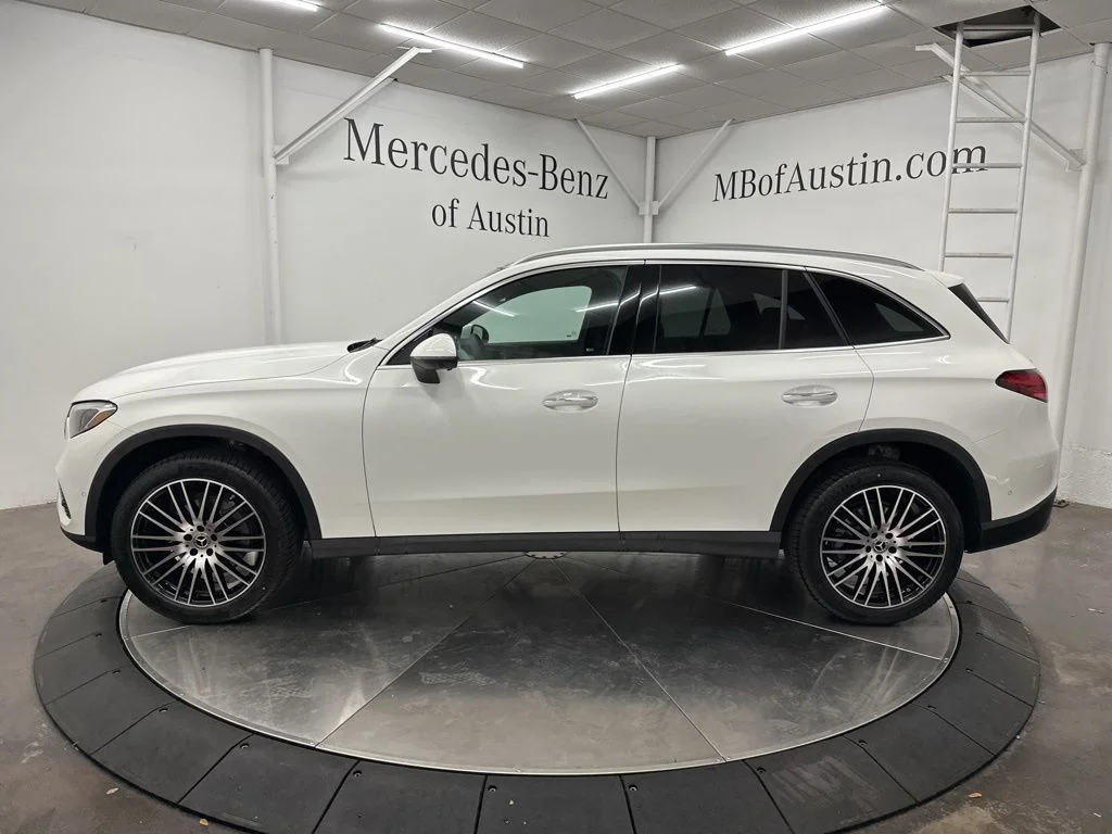 Used 2026 White Mercedes-Benz GLC 300 image 4