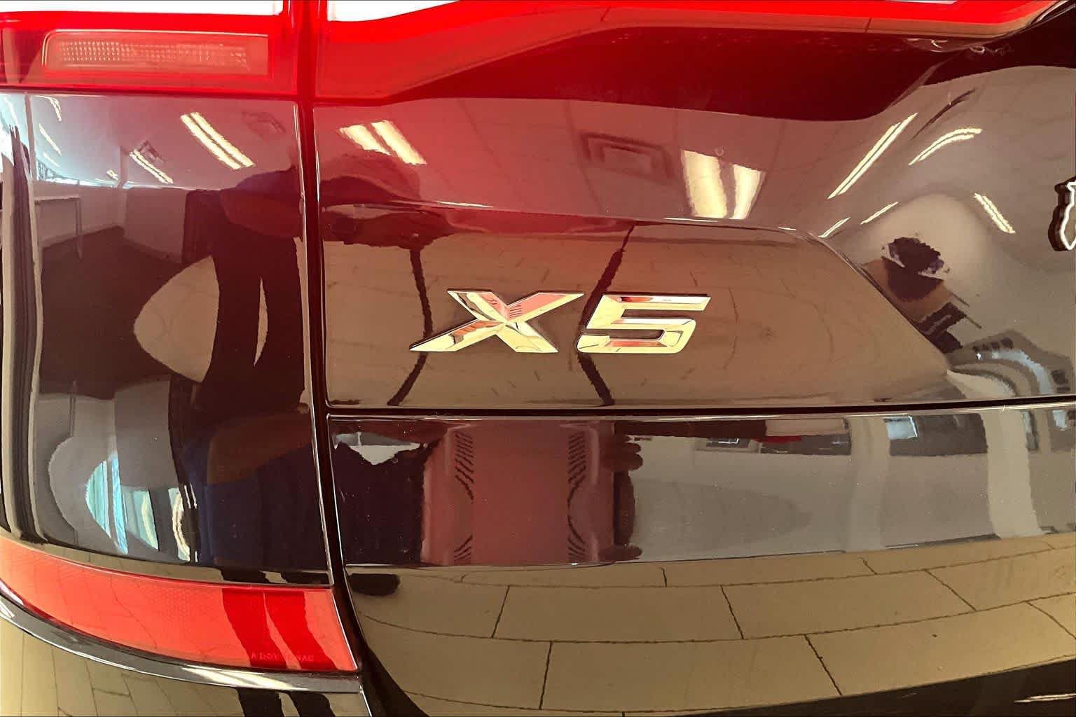 Used 2019 Carbon Black Metallic BMW xDrive50i image 29