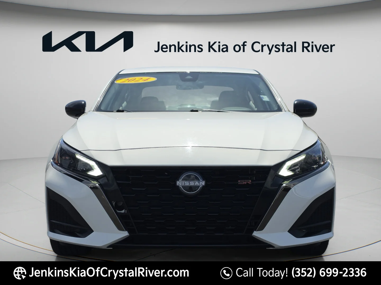Used 2024 Glacier White Nissan 2.5 SR image 12