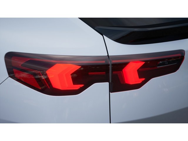 New 2026 Alpine White BMW xDrive28i image 8