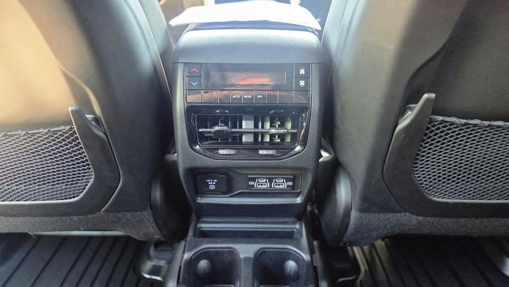 Used 2023 Silver Jeep Altitude image 26