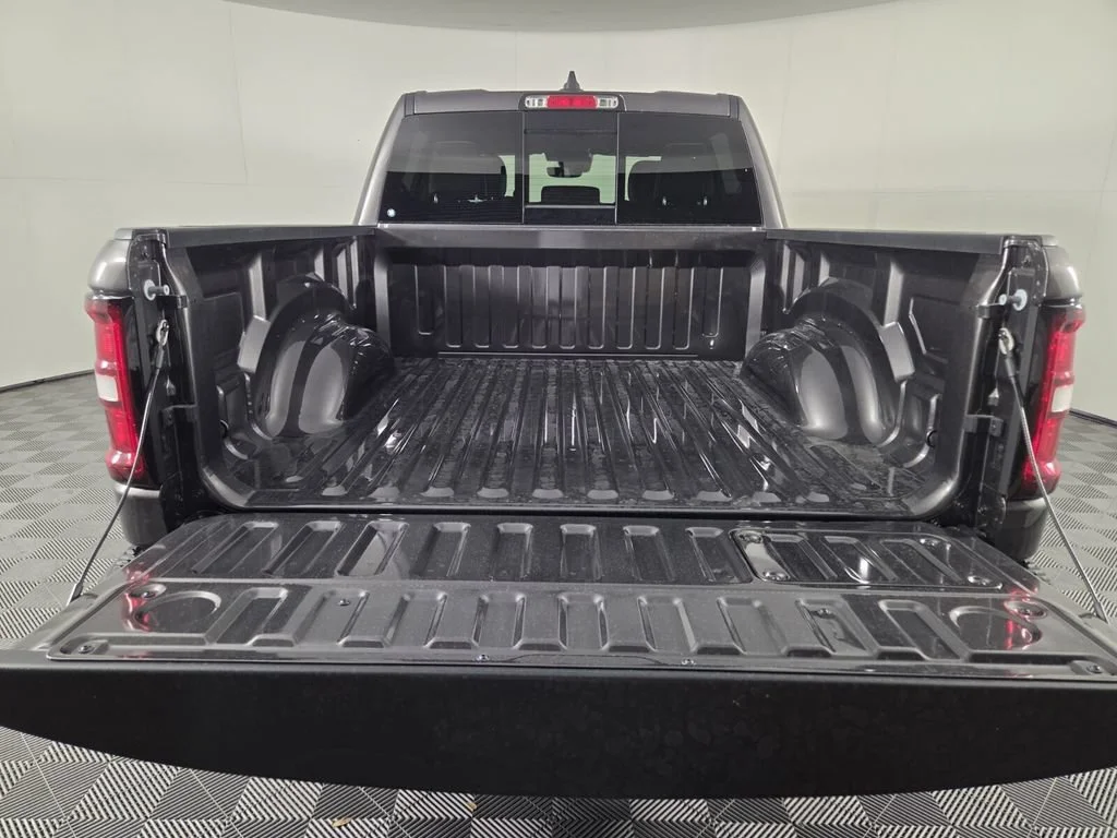 New 2026 Granite Crystal Metallic Clear-Coat Exterior Paint RAM Laramie image 20