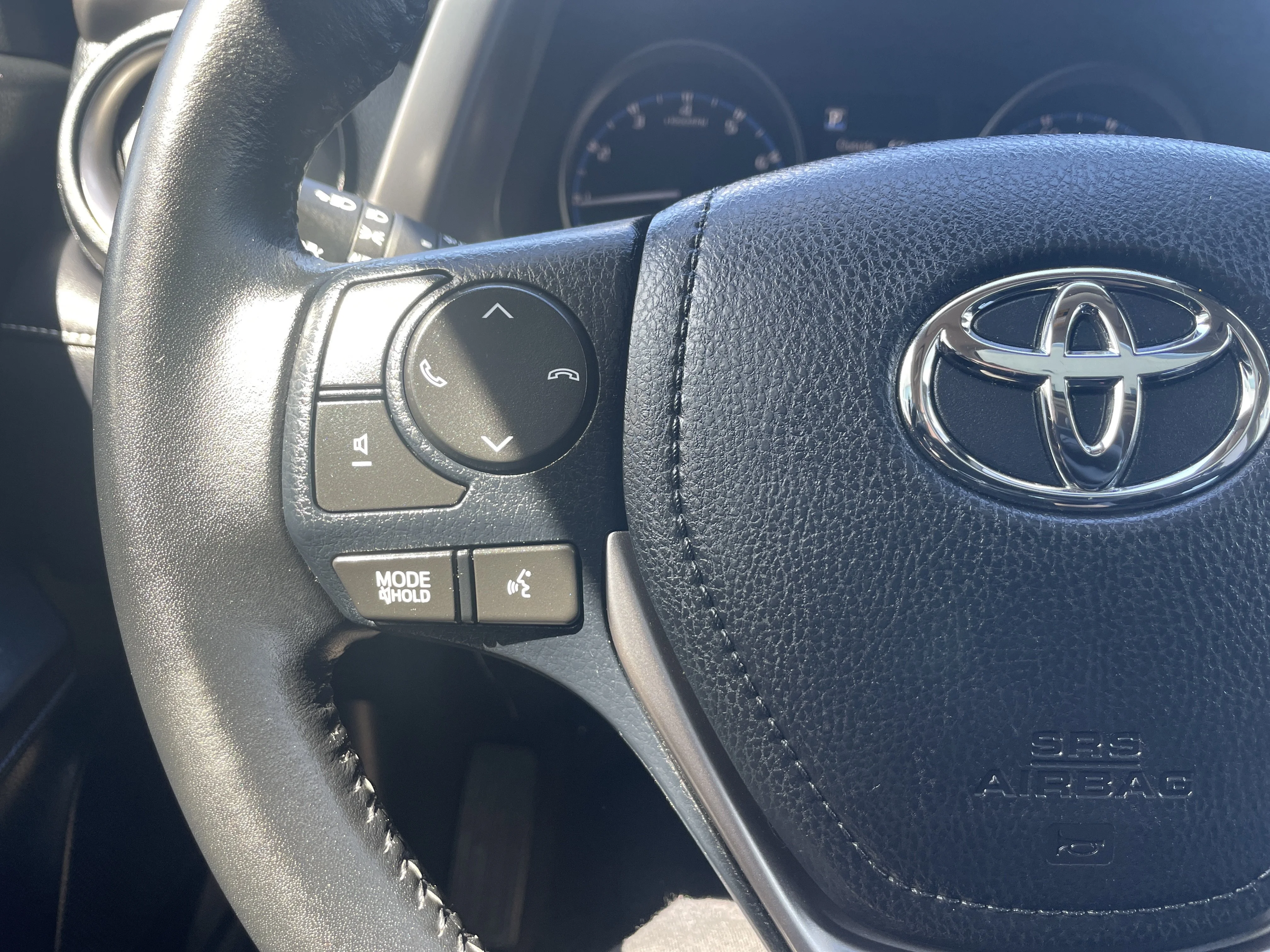 Used 2017 Super White Toyota XLE image 6
