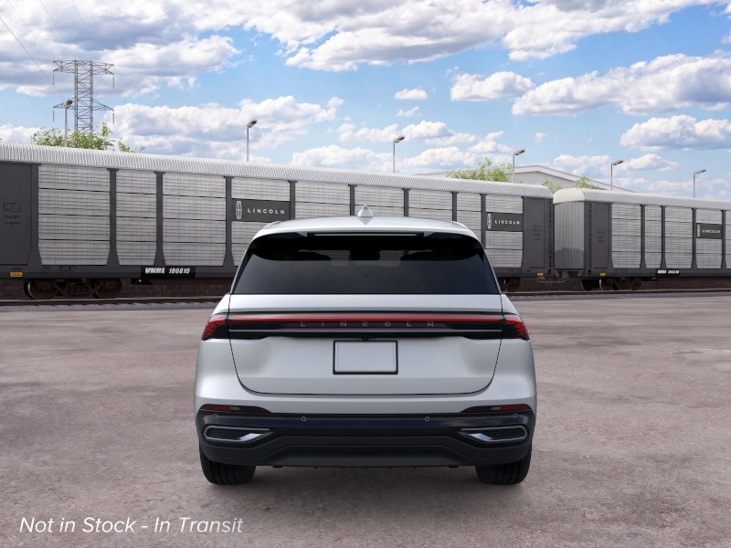 New 2026 Silver Radiance Metallic Clearcoat Lincoln Premiere image 5