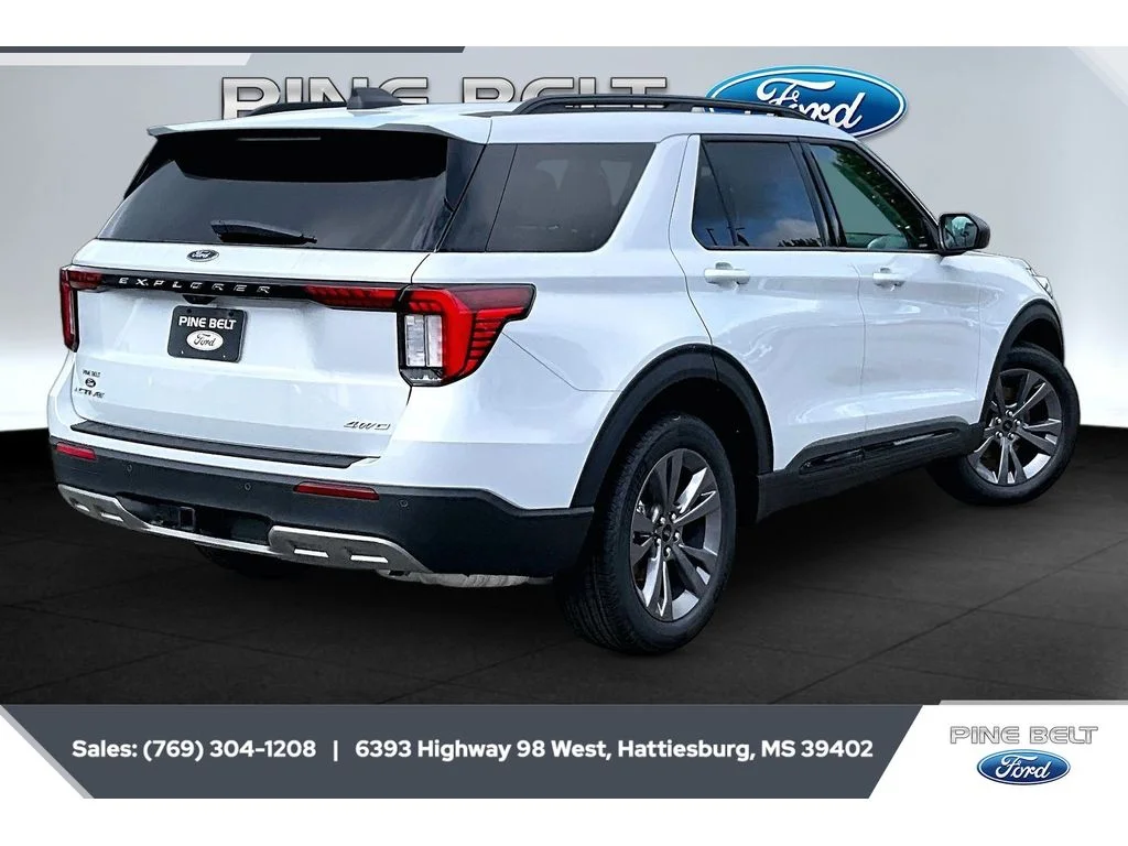 New 2026 Space White Metallic Ford Active image 11