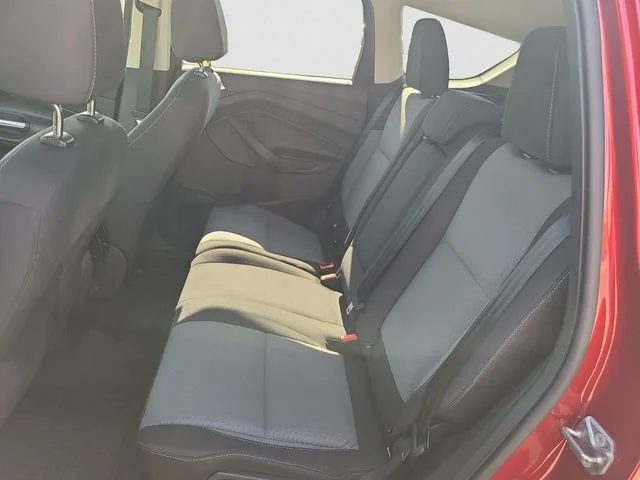 Used 2017 Red Ford SE image 13