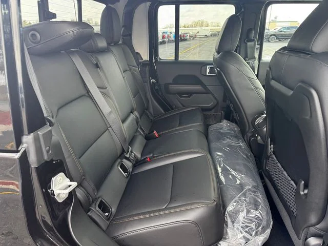 New 2026 Black Clear-Coat Exterior Paint Jeep Sahara image 16