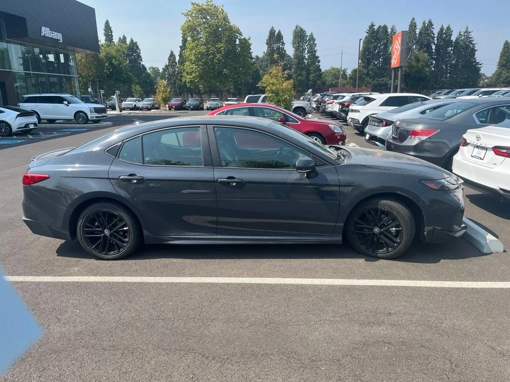 Used 2025  Toyota SE image 2