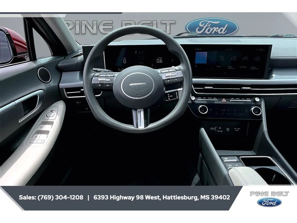 Used 2025 Ultimate red Hyundai SEL image 5