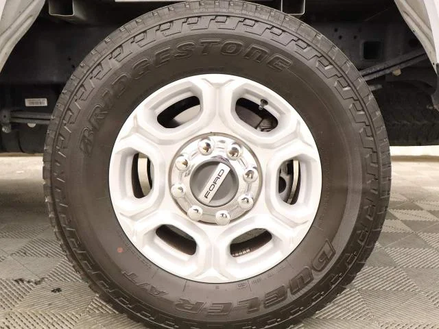 Certified Used 2026 Oxford White Ford XLT Crew Cab image 33