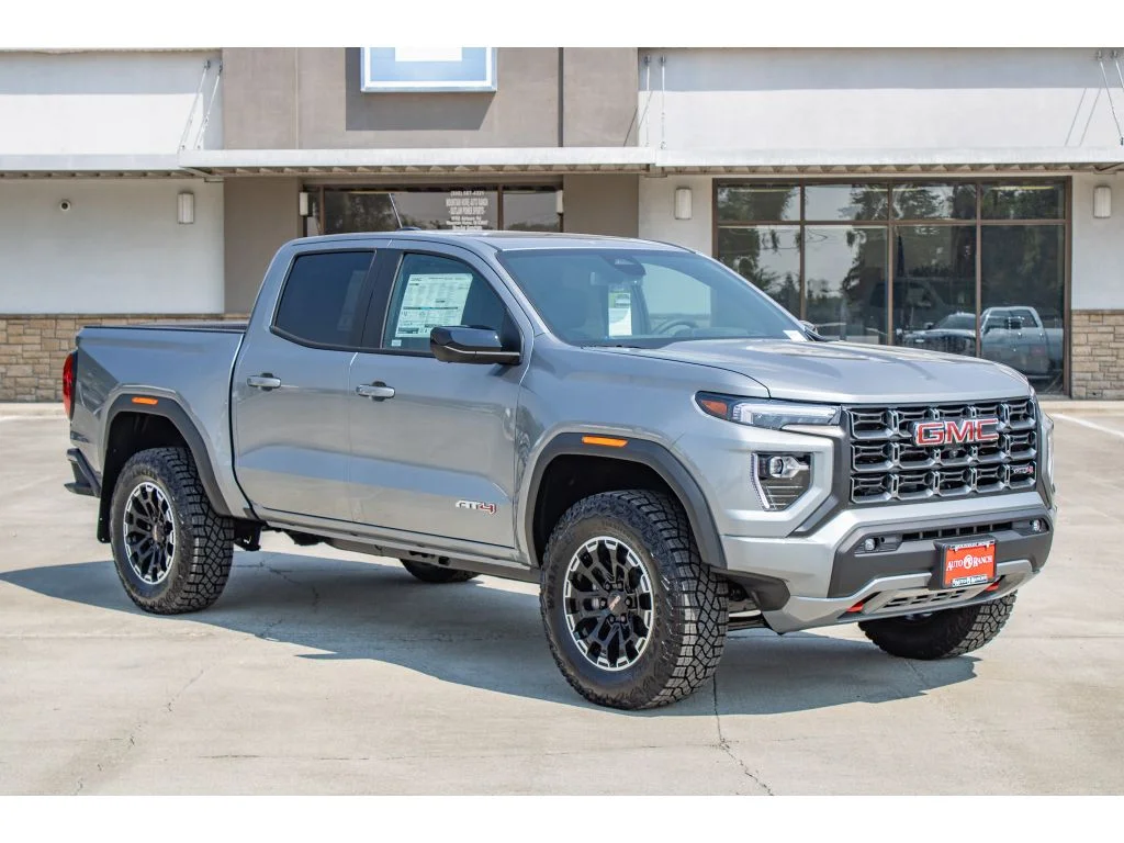 2026 GMC Canyon AT4 - Photo 2
