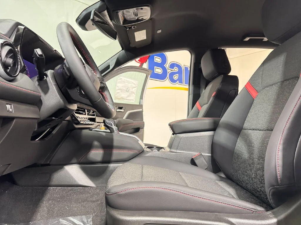 2026 Chevrolet Colorado Z71 - Photo 8