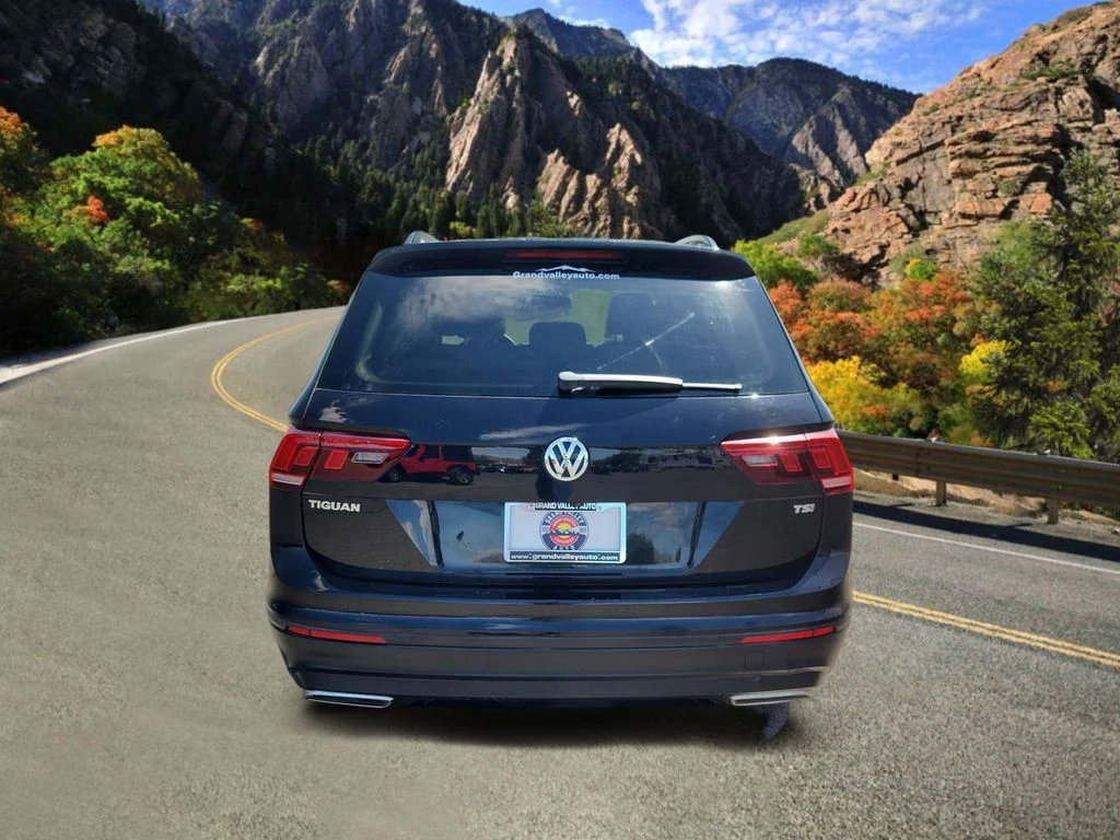 Used 2018 Black Volkswagen 2.0T S image 4