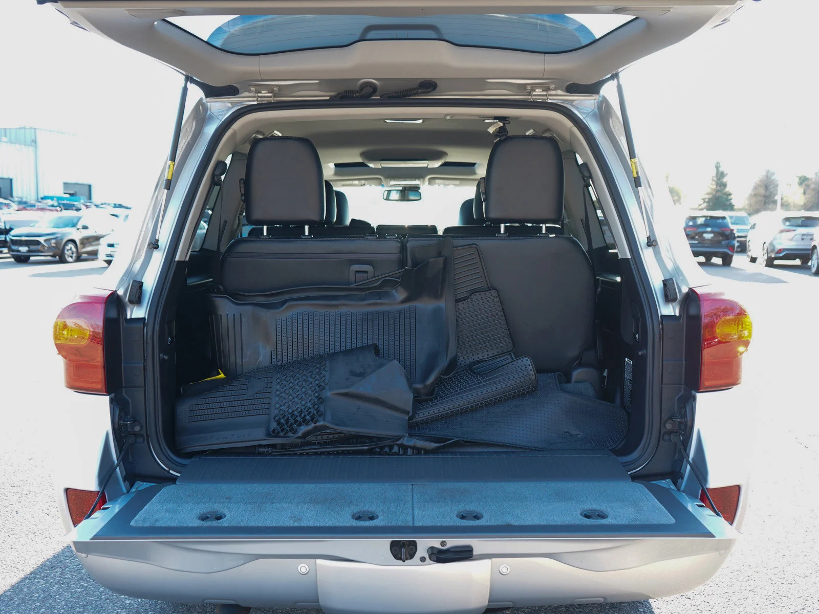 Used 2015 Classic Silver Metallic Toyota Base image 18