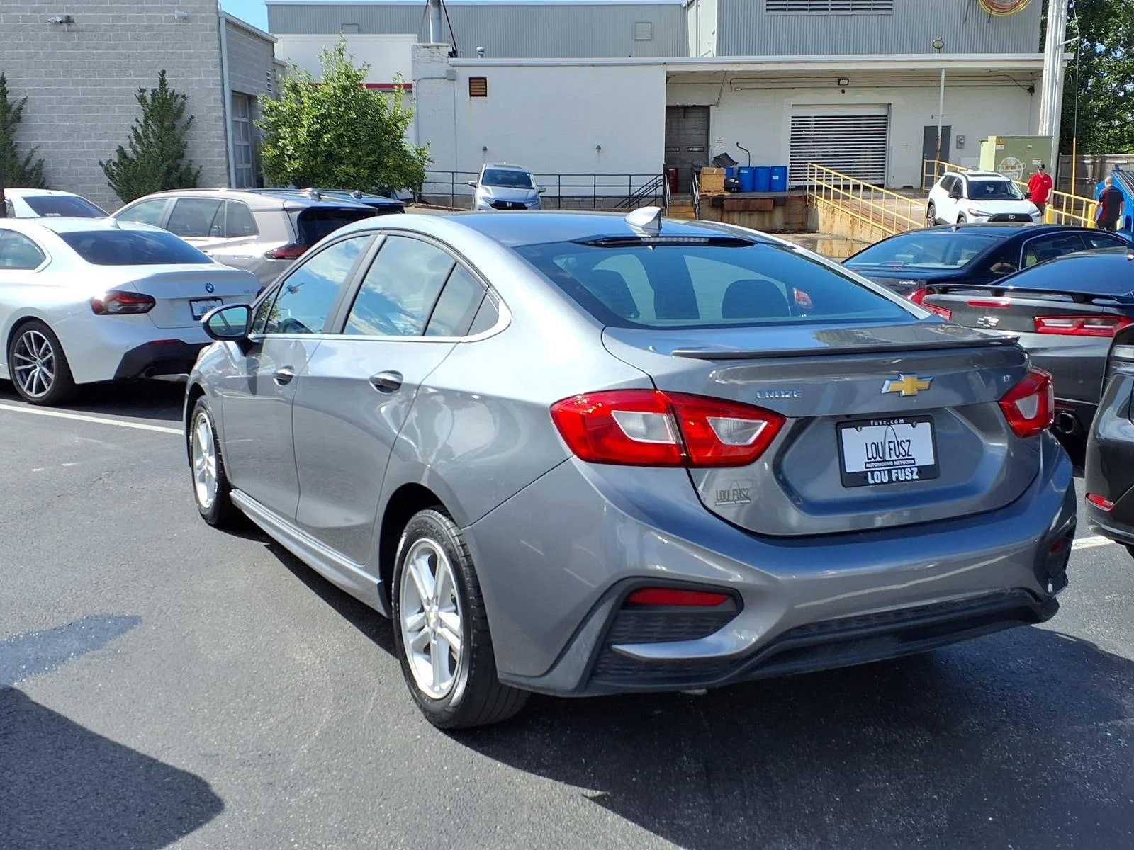 Used 2018 Chevrolet Cruze LT with VIN 1G1BE5SM8J7159521 for sale in Kirkwood, MO