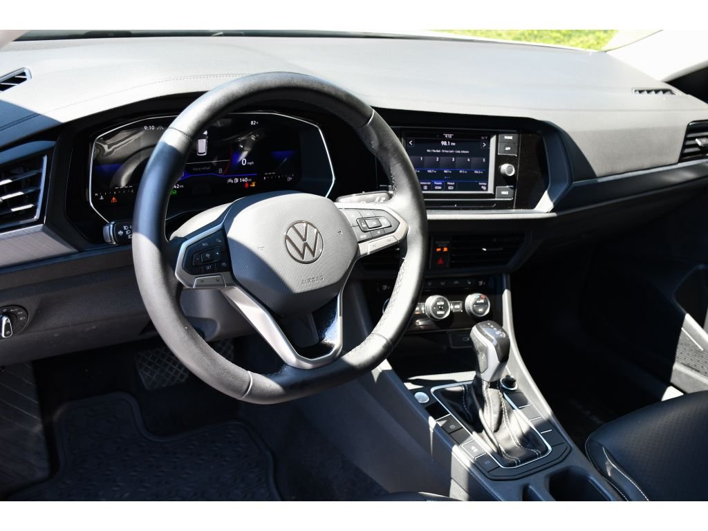 Used 2023 Opal White Pearl Volkswagen SE image 13