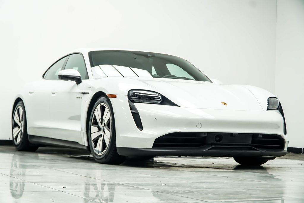 Used 2024 White Porsche Base image 4