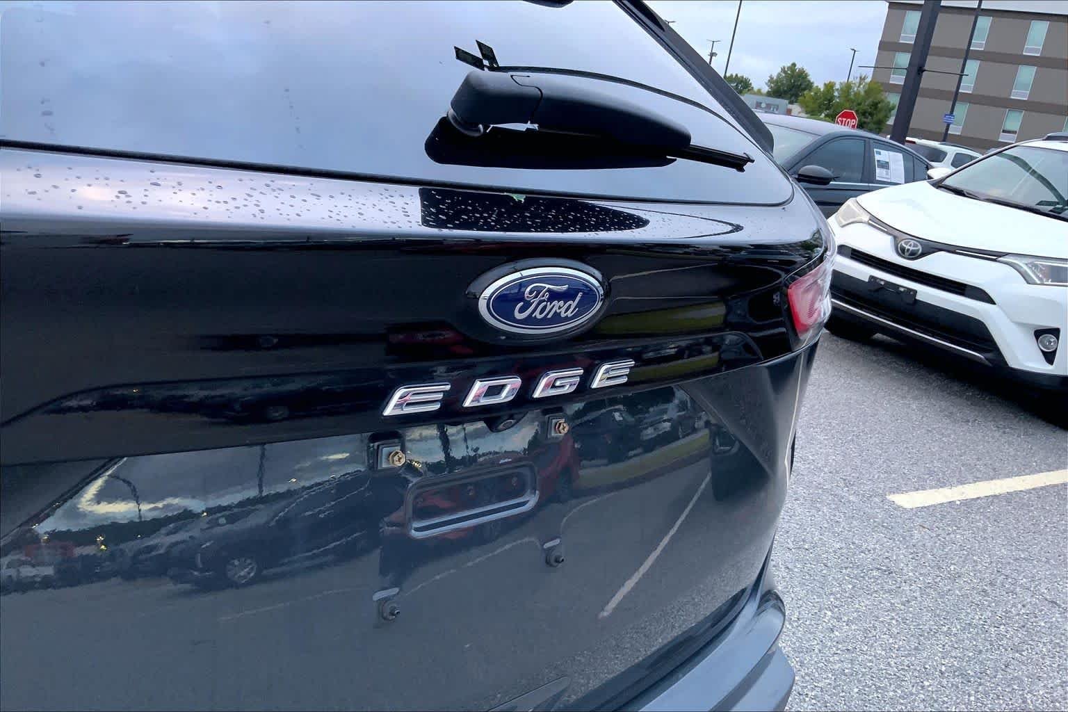 Used 2021 Lithium Gray Ford SEL image 9