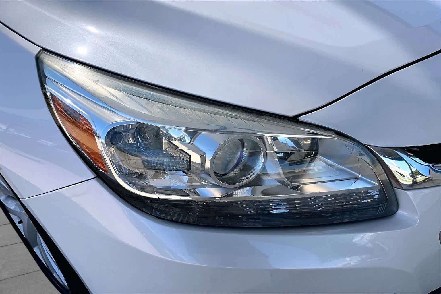 Used 2015 Iridescent Pearl Tricoat Chevrolet LT image 27