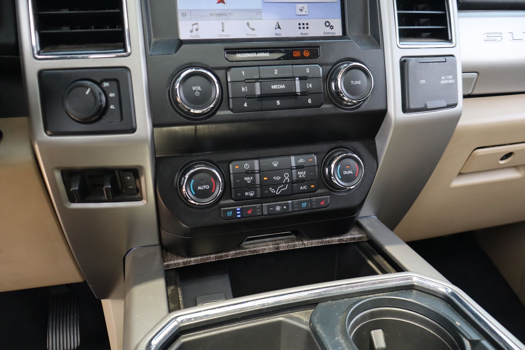 Used 2019 White Platinum Clearcoat Metallic Ford Lariat image 21