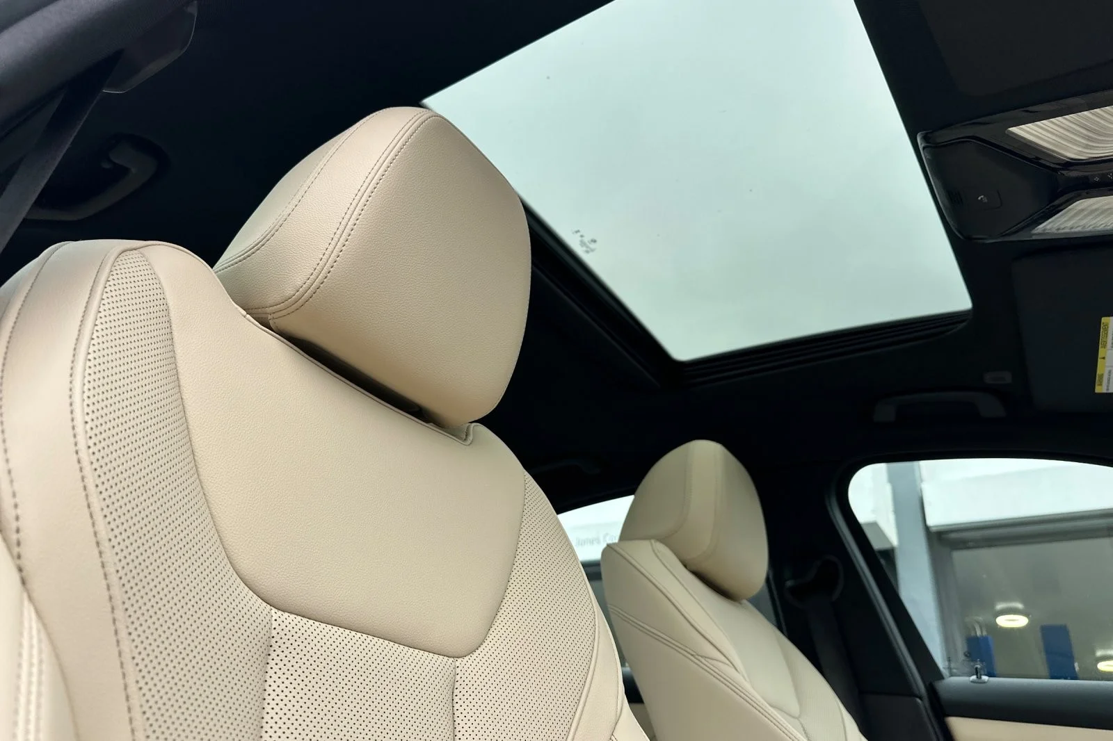 Used 2023 Alpine White BMW 330i image 15