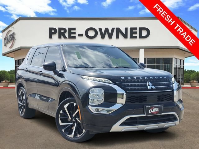 Black 2022 Mitsubishi Outlander SUV / Crossover Front-Wheel Drive