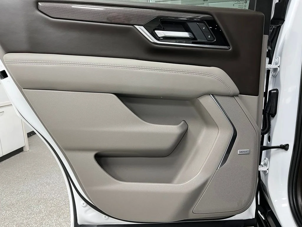 Used 2025 White GMC Elevation image 42