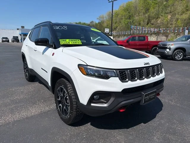 Used 2025 White Jeep Trailhawk image 2