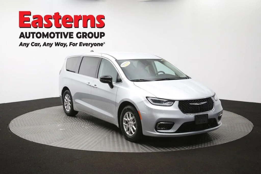Used 2024 Silver Chrysler Touring L image 49