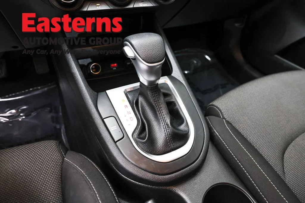 Used 2023 White Kia LXS image 12
