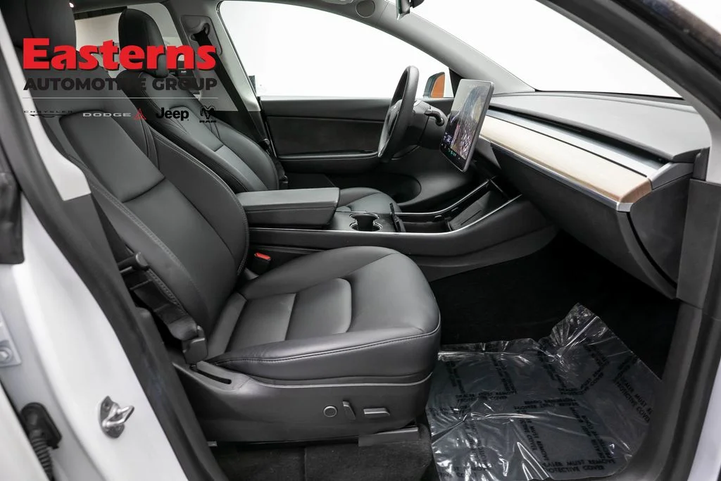 Used 2021 White Tesla Long Range image 17