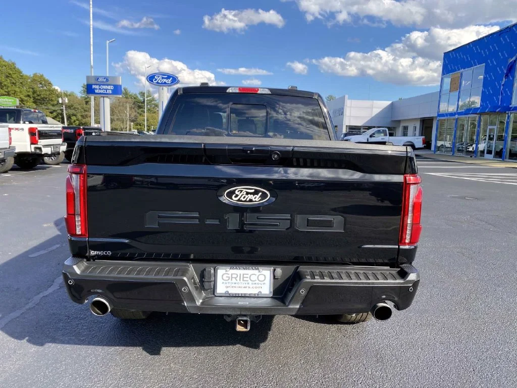 Used 2025 Black Metallic Ford Lariat image 4