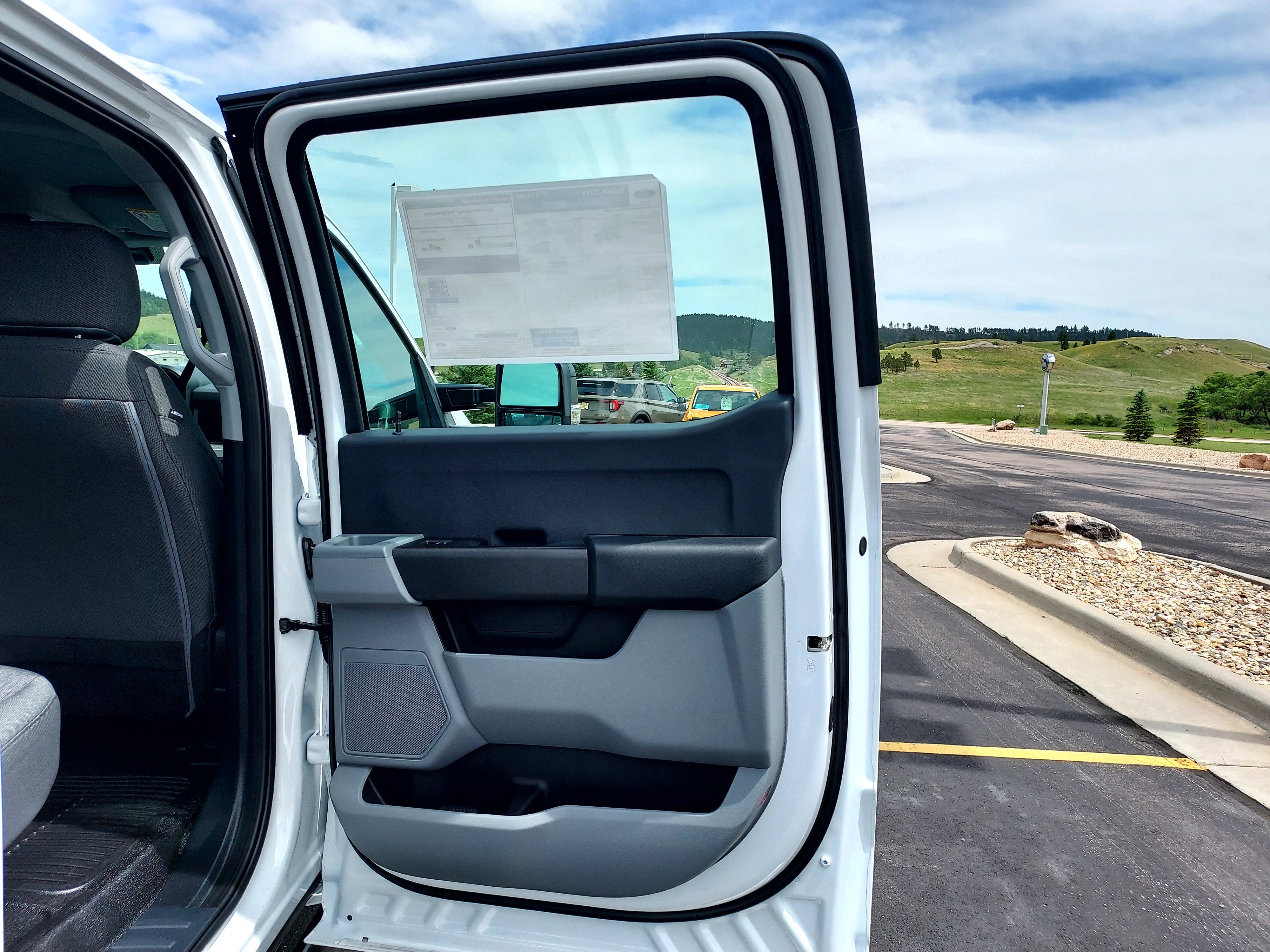 New 2026 Oxford White Ford XL image 23