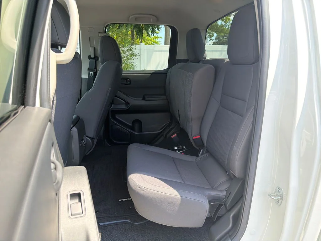 Used 2025 White Nissan S image 43