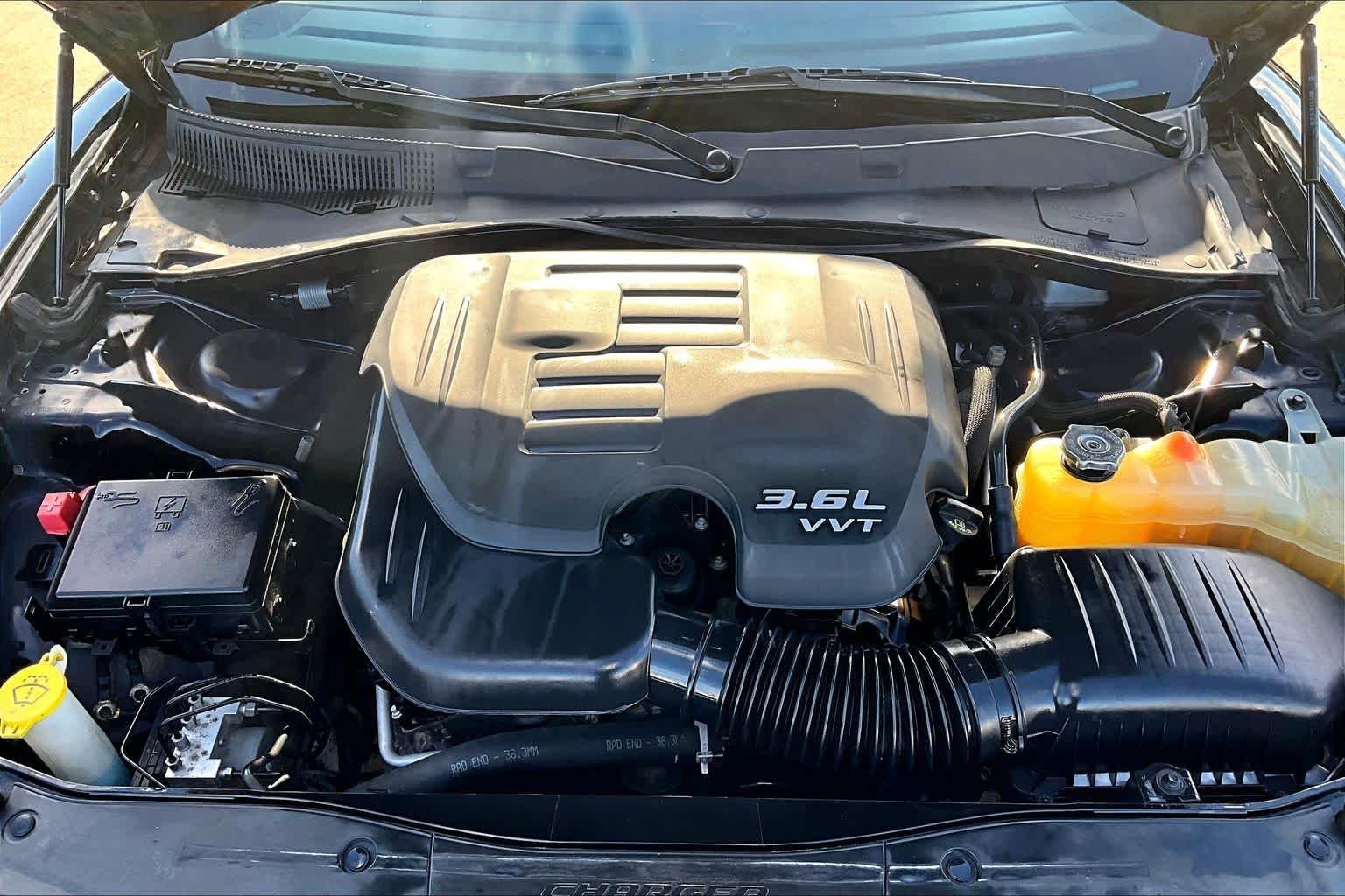 Used 2017 Pitch Black Clearcoat Dodge SE image 31