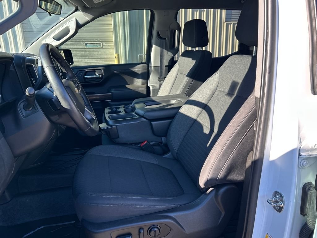 Used 2022 White Chevrolet LT image 16