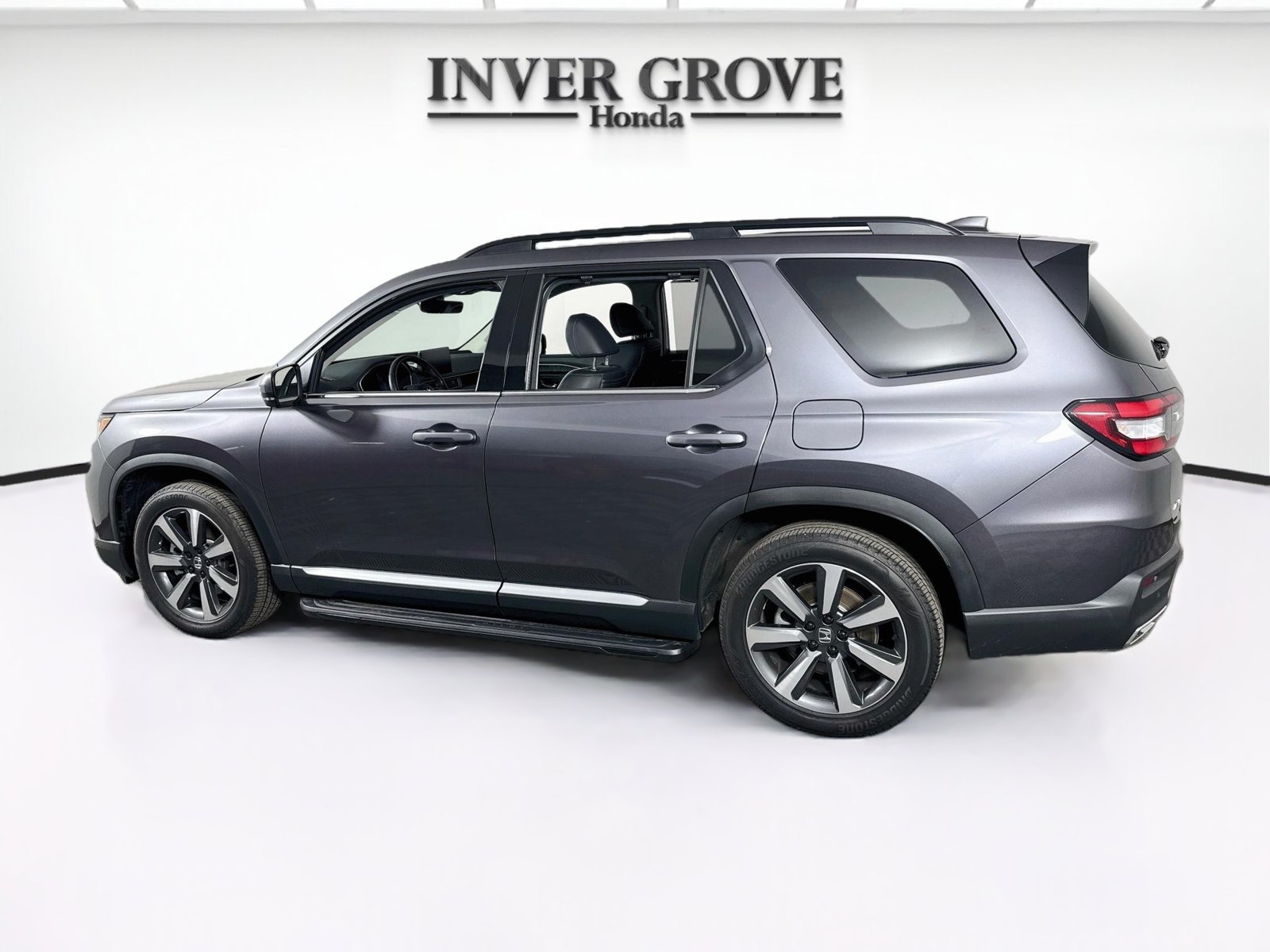 Certified Used 2025 Modern Steel Metallic Honda AWD Elite image 27